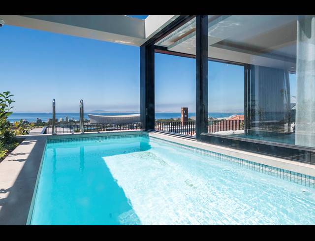 4 BEDROOM FREEHOLD FOR SALE IN GREEN POINT